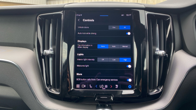 Volvo Xc60 2.0 B5P R DESIGN 5dr AWD Geartronic Petrol Estate